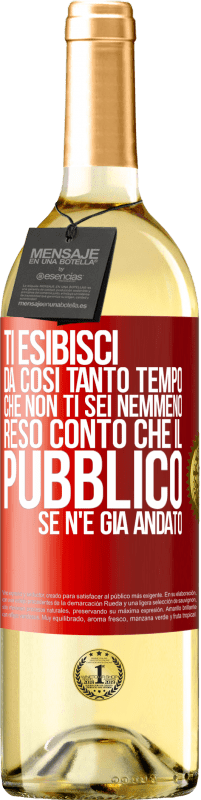 29,95 € Spedizione Gratuita | Vino bianco Edizione WHITE Ti esibisci da così tanto tempo che non ti sei nemmeno reso conto che il pubblico se n'è già andato Etichetta Rossa. Etichetta personalizzabile Vino giovane Raccogliere 2024 Verdejo