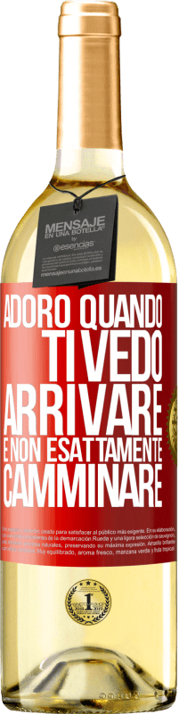 29,95 € Spedizione Gratuita | Vino bianco Edizione WHITE Adoro quando ti vedo arrivare e non esattamente camminare Etichetta Rossa. Etichetta personalizzabile Vino giovane Raccogliere 2024 Verdejo