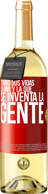 29,95 € Envío gratis | Vino Blanco Edición WHITE Tengo dos vidas. La mía y la que se inventa la gente Etiqueta Roja. Etiqueta personalizable Vino joven Cosecha 2023 Verdejo