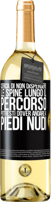 29,95 € Spedizione Gratuita | Vino bianco Edizione WHITE Cerca di non disperdere le spine lungo il percorso, potresti dover andare a piedi nudi Etichetta Nera. Etichetta personalizzabile Vino giovane Raccogliere 2024 Verdejo