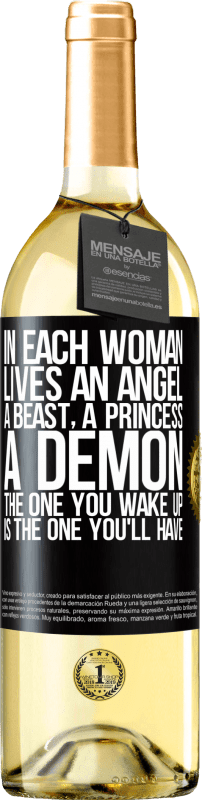 29,95 € Бесплатная доставка | Белое вино Издание WHITE В каждой женщине живет ангел, зверь, принцесса, демон. Тот, кого вы просыпаете, тот, который вы будете иметь Черная метка. Настраиваемая этикетка Молодое вино Урожай 2023 Verdejo