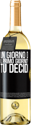 29,95 € Spedizione Gratuita | Vino bianco Edizione WHITE un giorno o il primo giorno? Tu decidi Etichetta Nera. Etichetta personalizzabile Vino giovane Raccogliere 2023 Verdejo