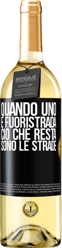 29,95 € Spedizione Gratuita | Vino bianco Edizione WHITE Quando uno è fuoristrada, ciò che resta sono le strade Etichetta Nera. Etichetta personalizzabile Vino giovane Raccogliere 2024 Verdejo