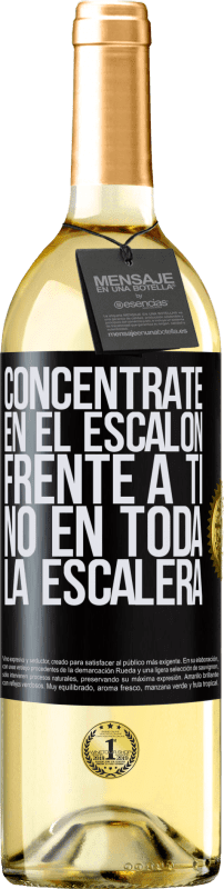 29,95 € Envío gratis | Vino Blanco Edición WHITE Concéntrate en el escalón frente a ti, no en toda la escalera Etiqueta Negra. Etiqueta personalizable Vino joven Cosecha 2024 Verdejo