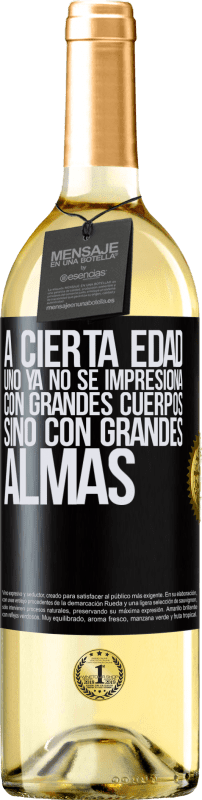 29,95 € Envío gratis | Vino Blanco Edición WHITE A cierta edad uno ya no se impresiona con grandes cuerpos, sino con grandes almas Etiqueta Negra. Etiqueta personalizable Vino joven Cosecha 2024 Verdejo