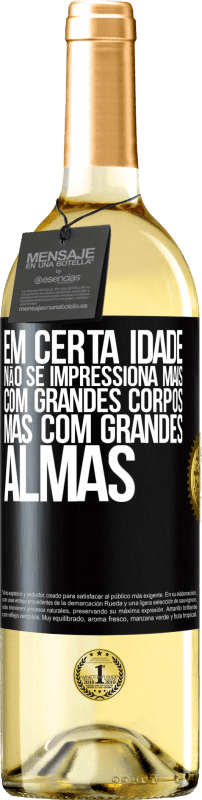 29,95 € Envio grátis | Vinho branco Edição WHITE Em certa idade, não se impressiona mais com grandes corpos, mas com grandes almas Etiqueta Preta. Etiqueta personalizável Vinho jovem Colheita 2024 Verdejo