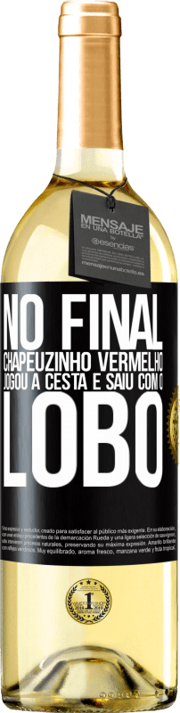 29,95 € Envio grátis | Vinho branco Edição WHITE No final, Chapeuzinho Vermelho jogou a cesta e saiu com o lobo Etiqueta Preta. Etiqueta personalizável Vinho jovem Colheita 2025 Verdejo