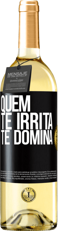 29,95 € Envio grátis | Vinho branco Edição WHITE Quem te irrita, te domina Etiqueta Preta. Etiqueta personalizável Vinho jovem Colheita 2024 Verdejo