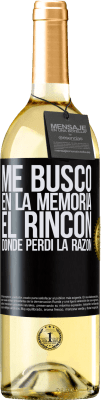 29,95 € Envío gratis | Vino Blanco Edición WHITE Me busco en la memoria el rincón donde perdí la razón Etiqueta Negra. Etiqueta personalizable Vino joven Cosecha 2024 Verdejo