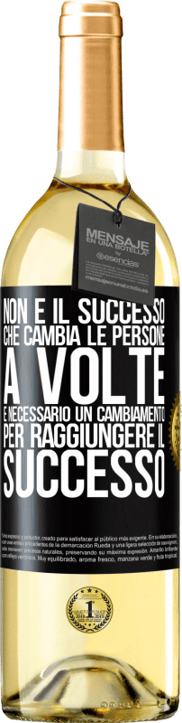 29,95 € Spedizione Gratuita | Vino bianco Edizione WHITE Non è il successo che cambia le persone. A volte è necessario un cambiamento per raggiungere il successo Etichetta Nera. Etichetta personalizzabile Vino giovane Raccogliere 2024 Verdejo