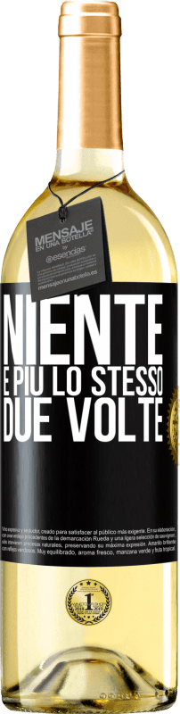 29,95 € Spedizione Gratuita | Vino bianco Edizione WHITE Niente è più lo stesso due volte Etichetta Nera. Etichetta personalizzabile Vino giovane Raccogliere 2023 Verdejo