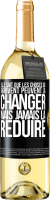 29,95 € Envoi gratuit | Vin blanc Édition WHITE Elle sait que les choses qui arrivent peuvent la changer mais jamais la réduire Étiquette Noire. Étiquette personnalisable Vin jeune Récolte 2024 Verdejo