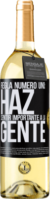 29,95 € Envío gratis | Vino Blanco Edición WHITE Regla número uno: haz sentir importante a la gente Etiqueta Negra. Etiqueta personalizable Vino joven Cosecha 2024 Verdejo