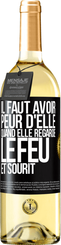 29,95 € Envoi gratuit | Vin blanc Édition WHITE Il faut avoir peur d'elle, quand elle regarde le feu et sourit Étiquette Noire. Étiquette personnalisable Vin jeune Récolte 2025 Verdejo