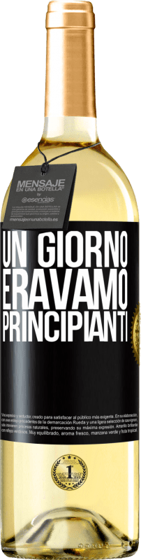 29,95 € Spedizione Gratuita | Vino bianco Edizione WHITE Un giorno eravamo principianti Etichetta Nera. Etichetta personalizzabile Vino giovane Raccogliere 2025 Verdejo