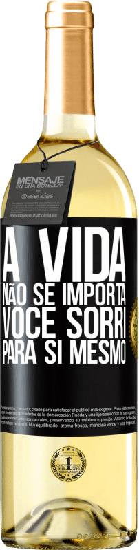 29,95 € Envio grátis | Vinho branco Edição WHITE A vida não se importa, você sorri para si mesmo Etiqueta Preta. Etiqueta personalizável Vinho jovem Colheita 2024 Verdejo