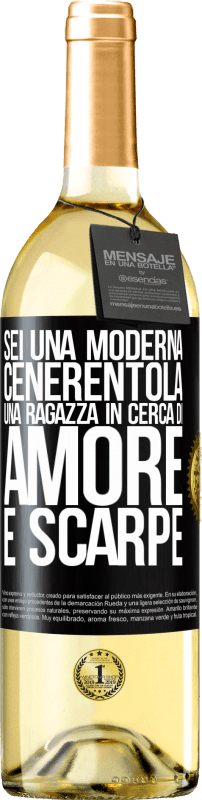 29,95 € Spedizione Gratuita | Vino bianco Edizione WHITE Sei una moderna Cenerentola, una ragazza in cerca di amore e scarpe Etichetta Nera. Etichetta personalizzabile Vino giovane Raccogliere 2024 Verdejo