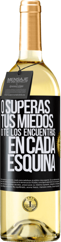 29,95 € Envío gratis | Vino Blanco Edición WHITE O superas tus miedos, o te los encuentras en cada esquina Etiqueta Negra. Etiqueta personalizable Vino joven Cosecha 2024 Verdejo