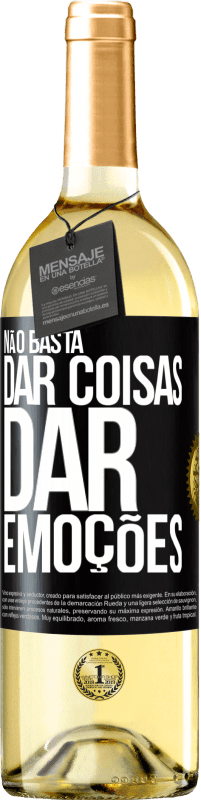 29,95 € Envio grátis | Vinho branco Edição WHITE Não basta dar coisas, dar emoções Etiqueta Preta. Etiqueta personalizável Vinho jovem Colheita 2024 Verdejo