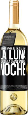 29,95 € Envío gratis | Vino Blanco Edición WHITE ¿Quién es mayor el sol o la luna? La luna, porque la dejan salir de noche Etiqueta Negra. Etiqueta personalizable Vino joven Cosecha 2023 Verdejo