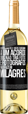29,95 € Envio grátis | Vinho branco Edição WHITE Os fotógrafos e Deus chegaram a um acordo. Deus não tira fotos e fotógrafos não fazem milagres Etiqueta Preta. Etiqueta personalizável Vinho jovem Colheita 2025 Verdejo