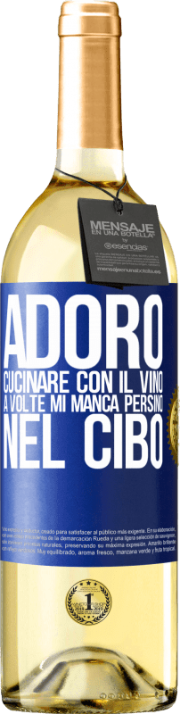 29,95 € Spedizione Gratuita | Vino bianco Edizione WHITE Adoro cucinare con il vino. A volte mi manca persino nel cibo Etichetta Blu. Etichetta personalizzabile Vino giovane Raccogliere 2024 Verdejo