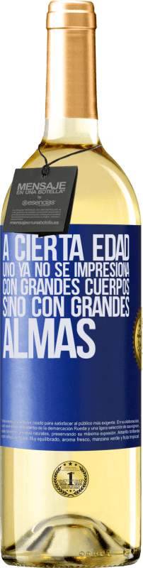 29,95 € Envío gratis | Vino Blanco Edición WHITE A cierta edad uno ya no se impresiona con grandes cuerpos, sino con grandes almas Etiqueta Azul. Etiqueta personalizable Vino joven Cosecha 2025 Verdejo