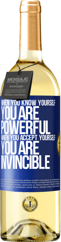 29,95 € Free Shipping | White Wine WHITE Edition When you know yourself, you are powerful. When you accept yourself, you are invincible Blue Label. Customizable label Young wine Harvest 2024 Verdejo