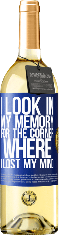 29,95 € Бесплатная доставка | Белое вино Издание WHITE Я ищу в своей памяти угол, где я сошел с ума Синяя метка. Настраиваемая этикетка Молодое вино Урожай 2023 Verdejo