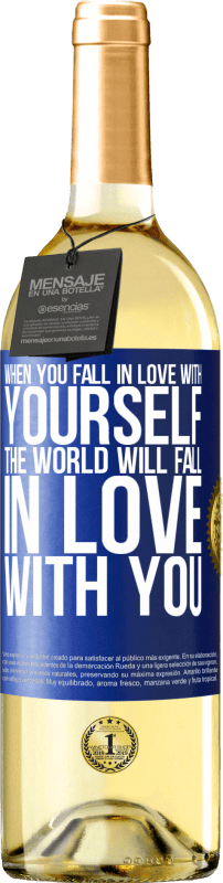 29,95 € 送料無料 | 白ワイン WHITEエディション あなたが自分に恋をすると、世界はあなたに恋に落ちます 青いタグ. カスタマイズ可能なラベル 若いワイン 収穫 2023 Verdejo