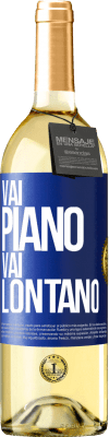 29,95 € Spedizione Gratuita | Vino bianco Edizione WHITE Vai piano Vai lontano Etichetta Blu. Etichetta personalizzabile Vino giovane Raccogliere 2023 Verdejo