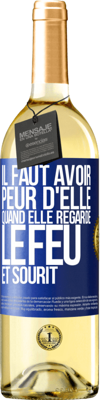 29,95 € Envoi gratuit | Vin blanc Édition WHITE Il faut avoir peur d'elle, quand elle regarde le feu et sourit Étiquette Bleue. Étiquette personnalisable Vin jeune Récolte 2024 Verdejo