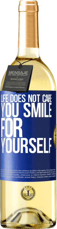 29,95 € Бесплатная доставка | Белое вино Издание WHITE Жизнь не волнует, ты улыбаешься для себя Синяя метка. Настраиваемая этикетка Молодое вино Урожай 2023 Verdejo