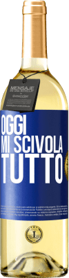 29,95 € Spedizione Gratuita | Vino bianco Edizione WHITE Oggi mi scivola tutto Etichetta Blu. Etichetta personalizzabile Vino giovane Raccogliere 2024 Verdejo