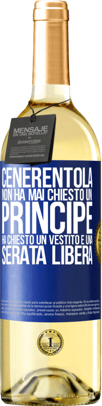 29,95 € Spedizione Gratuita | Vino bianco Edizione WHITE Cenerentola non ha mai chiesto un principe. Ha chiesto un vestito e una serata libera Etichetta Blu. Etichetta personalizzabile Vino giovane Raccogliere 2024 Verdejo