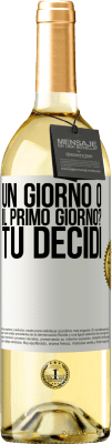 29,95 € Spedizione Gratuita | Vino bianco Edizione WHITE un giorno o il primo giorno? Tu decidi Etichetta Bianca. Etichetta personalizzabile Vino giovane Raccogliere 2023 Verdejo