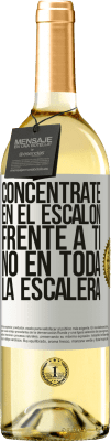 29,95 € Envío gratis | Vino Blanco Edición WHITE Concéntrate en el escalón frente a ti, no en toda la escalera Etiqueta Blanca. Etiqueta personalizable Vino joven Cosecha 2023 Verdejo