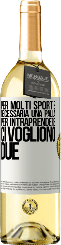 29,95 € Spedizione Gratuita | Vino bianco Edizione WHITE Per molti sport è necessaria una palla. Per intraprendere, ci vogliono due Etichetta Bianca. Etichetta personalizzabile Vino giovane Raccogliere 2024 Verdejo