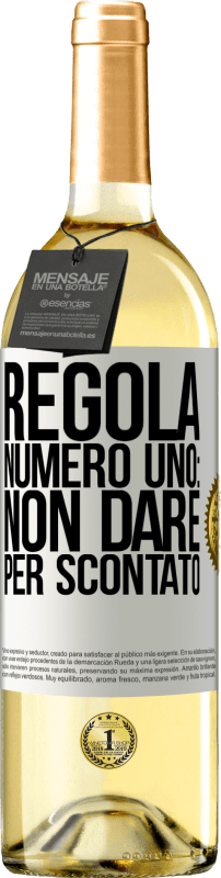 29,95 € Spedizione Gratuita | Vino bianco Edizione WHITE Regola numero uno: non dare per scontato Etichetta Bianca. Etichetta personalizzabile Vino giovane Raccogliere 2024 Verdejo