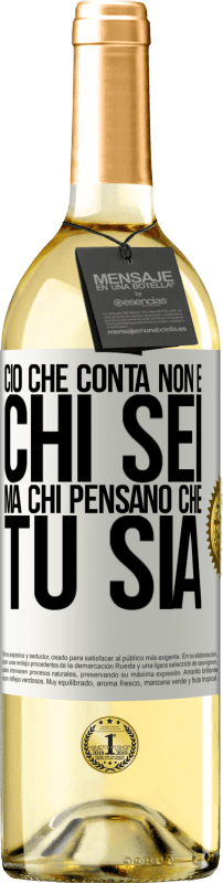 29,95 € Spedizione Gratuita | Vino bianco Edizione WHITE Ciò che conta non è chi sei, ma chi pensano che tu sia Etichetta Bianca. Etichetta personalizzabile Vino giovane Raccogliere 2024 Verdejo