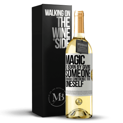 «魔术是通过赋予某人足够的自信成为自己而诞生的» WHITE版