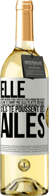 29,95 € Envoi gratuit | Vin blanc Édition WHITE Elle apporte du Rock & Roll en elle et de la poésie sur les lèvres. Elle ne te sourit pas, elle te jette des balles et tu meurs Étiquette Blanche. Étiquette personnalisable Vin jeune Récolte 2025 Verdejo