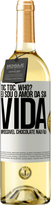 29,95 € Envio grátis | Vinho branco Edição WHITE TOC Toc. Who? Eu sou o amor da sua vida. Impossível chocolate não fala Etiqueta Branca. Etiqueta personalizável Vinho jovem Colheita 2025 Verdejo