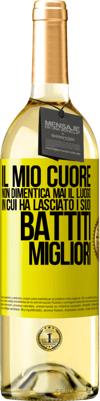 29,95 € Spedizione Gratuita | Vino bianco Edizione WHITE Il mio cuore non dimentica mai il luogo in cui ha lasciato i suoi battiti migliori Etichetta Gialla. Etichetta personalizzabile Vino giovane Raccogliere 2024 Verdejo