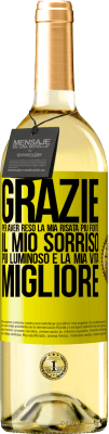 29,95 € Spedizione Gratuita | Vino bianco Edizione WHITE Grazie per aver reso la mia risata più forte, il mio sorriso più luminoso e la mia vita migliore Etichetta Gialla. Etichetta personalizzabile Vino giovane Raccogliere 2025 Verdejo