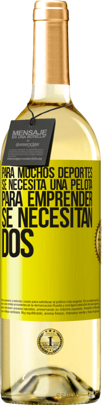 29,95 € Envío gratis | Vino Blanco Edición WHITE Para muchos deportes se necesita una pelota. Para emprender, se necesitan dos Etiqueta Amarilla. Etiqueta personalizable Vino joven Cosecha 2024 Verdejo