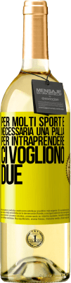 29,95 € Spedizione Gratuita | Vino bianco Edizione WHITE Per molti sport è necessaria una palla. Per intraprendere, ci vogliono due Etichetta Gialla. Etichetta personalizzabile Vino giovane Raccogliere 2024 Verdejo