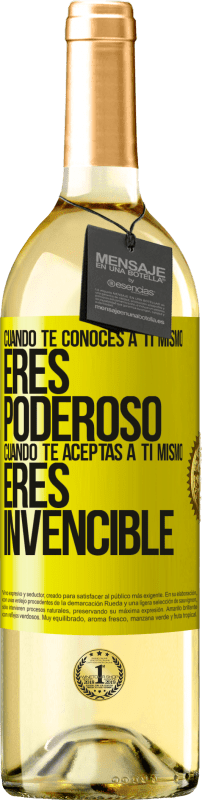 29,95 € Envío gratis | Vino Blanco Edición WHITE Cuando te conoces a ti mismo, eres poderoso. Cuando te aceptas a ti mismo, eres invencible Etiqueta Amarilla. Etiqueta personalizable Vino joven Cosecha 2024 Verdejo