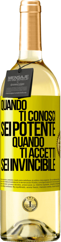 29,95 € Spedizione Gratuita | Vino bianco Edizione WHITE Quando ti conosci, sei potente. Quando ti accetti, sei invincibile Etichetta Gialla. Etichetta personalizzabile Vino giovane Raccogliere 2025 Verdejo