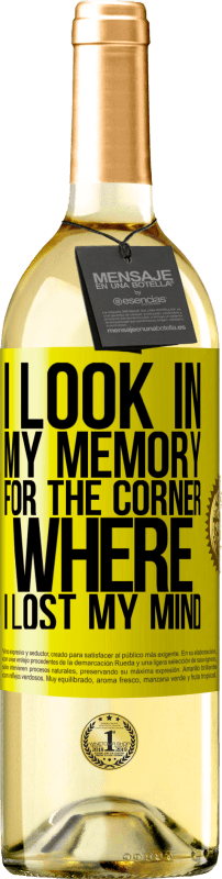 29,95 € 送料無料 | 白ワイン WHITEエディション 私は私の記憶を失ったコーナーを探します 黄色のラベル. カスタマイズ可能なラベル 若いワイン 収穫 2025 Verdejo
